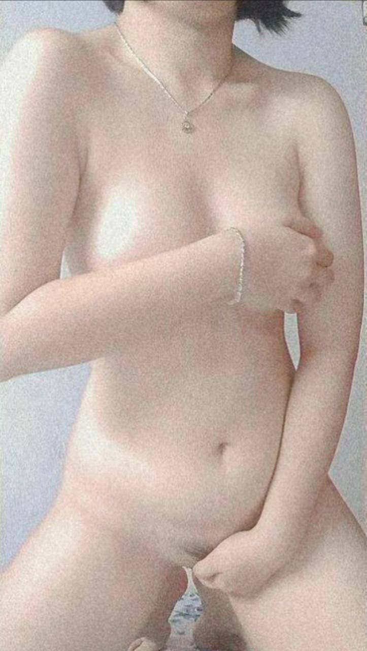 Nhờ chị gái dạy hôn