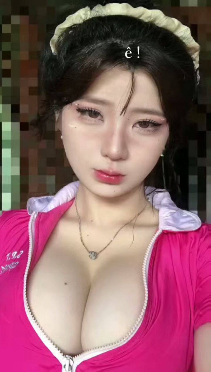 Nữ giáo viên bị thầy hiệu phó địt cả đêm trong khách sạn