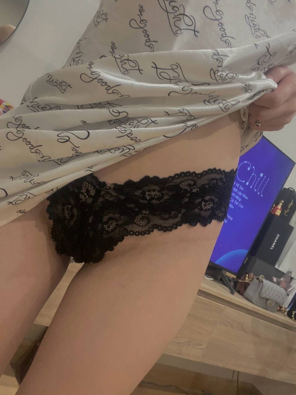 Giúp đỡ em nhà sát bên bị Người chồng hắt hủi